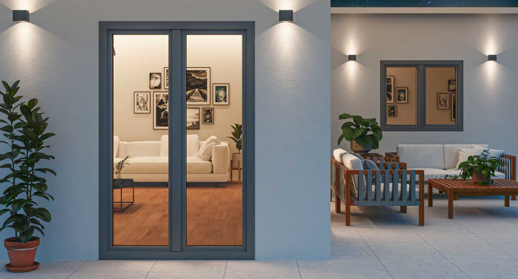 Puerta acristalada de PVC en vivienda