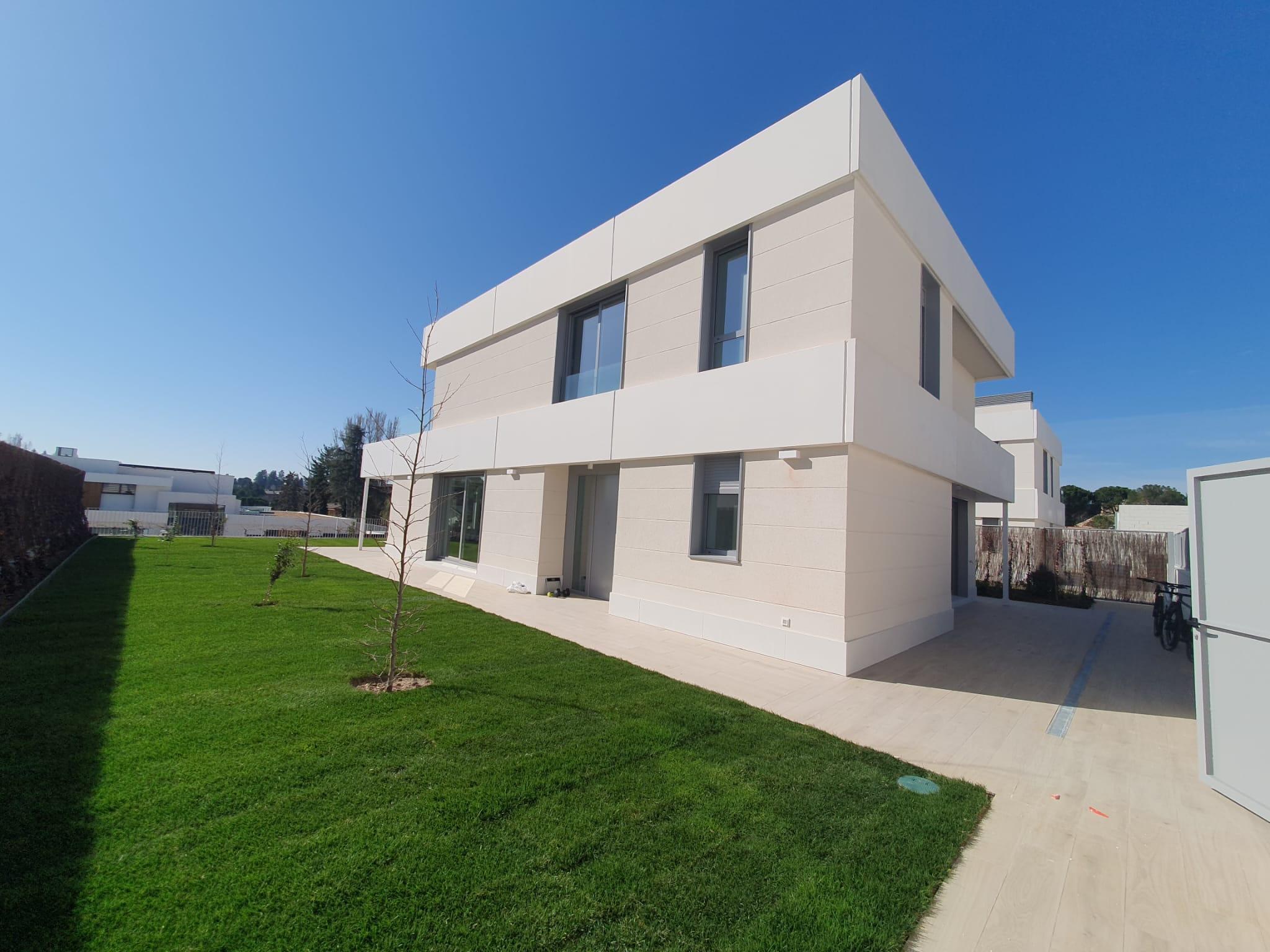 Instalación de ventanas de aluminio Alugom en Valdemarín: proyecto en 6 viviendas de alta calidad